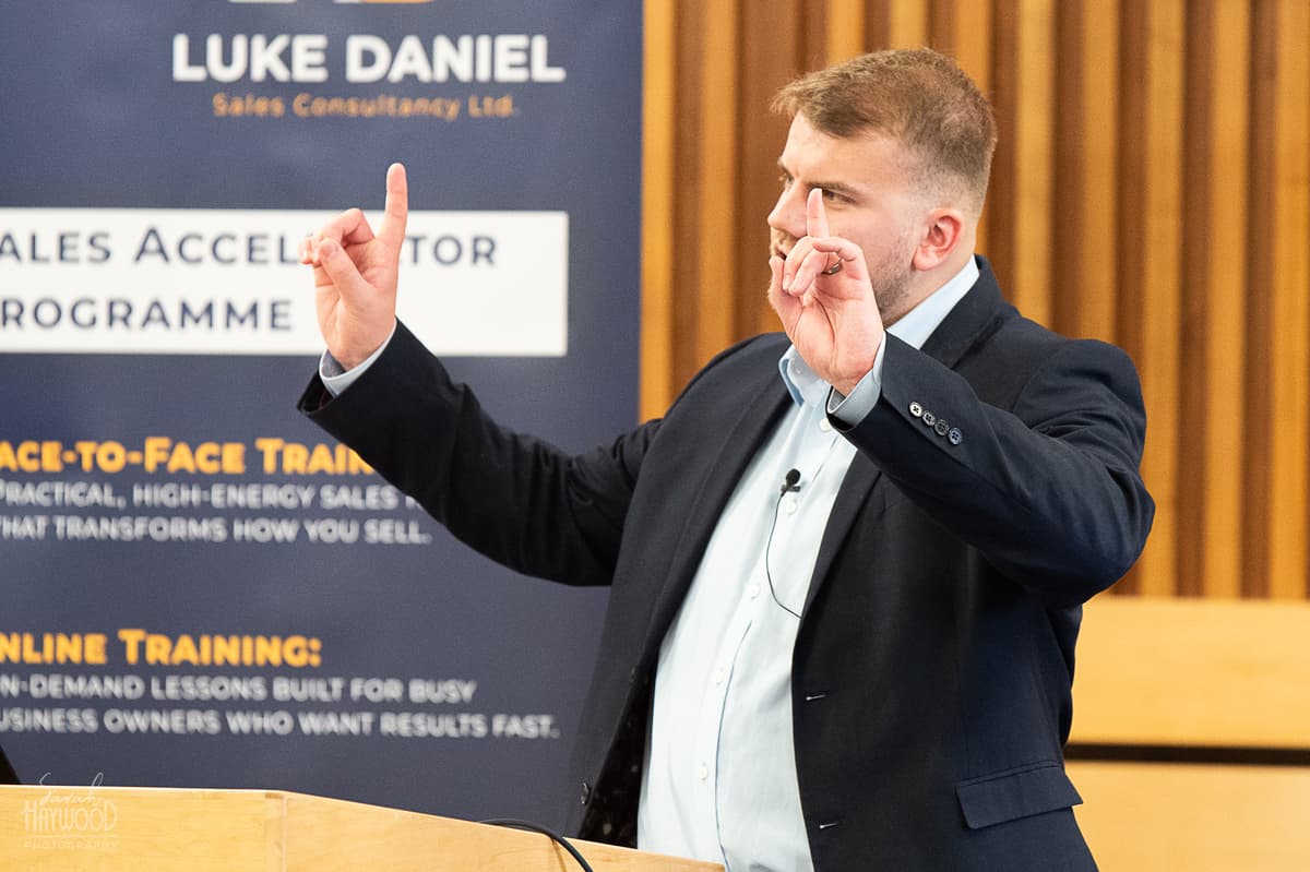 Sales resilience training course led by Luke Daniel