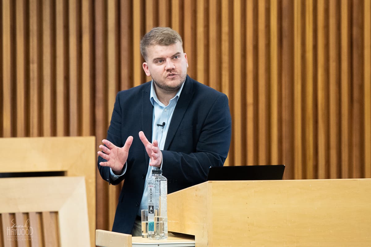 Objection handling training for B2B sales professionals led by Luke Daniel